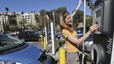 California Network of electric car chargers stalled